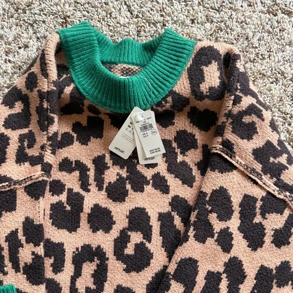 NWT. Aerie Green Trim Leopard Print Women’s Sweater - Picture 3 of 3